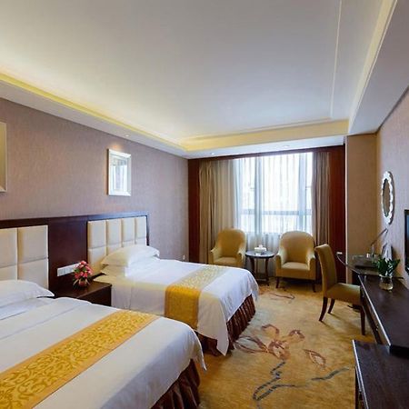 Vienna Hotel Lufeng Peopole Road エクステリア 写真