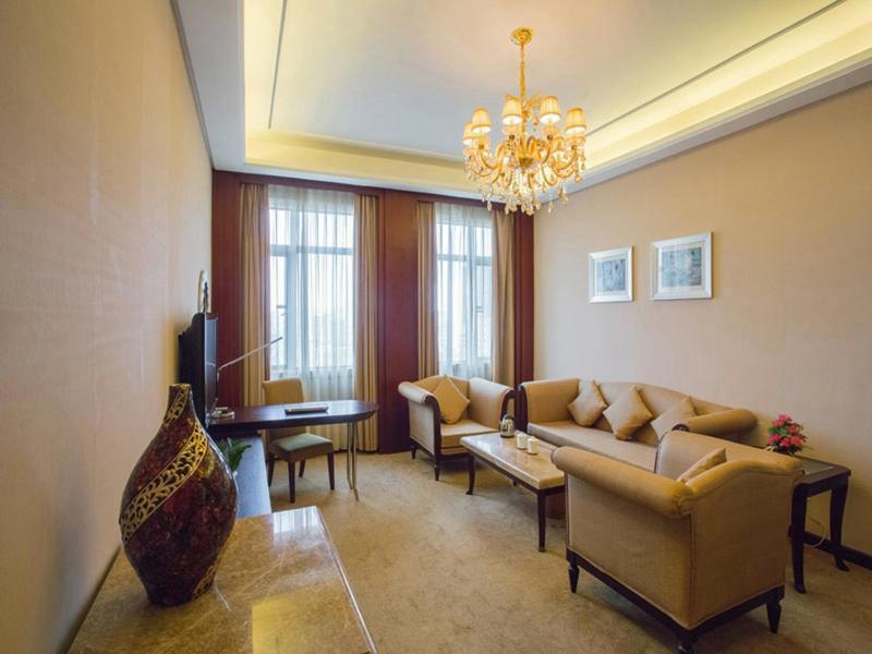 Vienna Hotel Lufeng Peopole Road エクステリア 写真