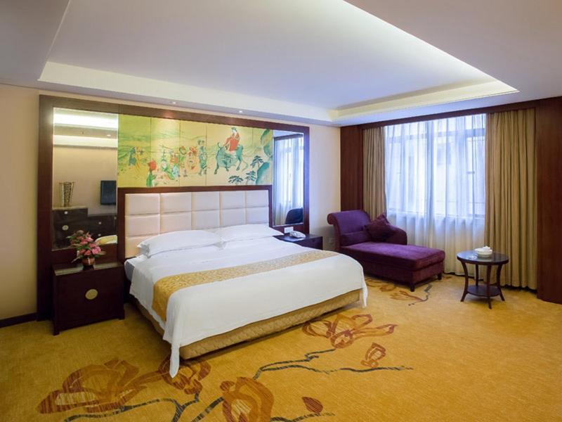 Vienna Hotel Lufeng Peopole Road エクステリア 写真